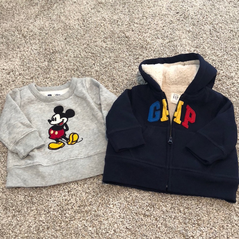 Gap sweatshirts